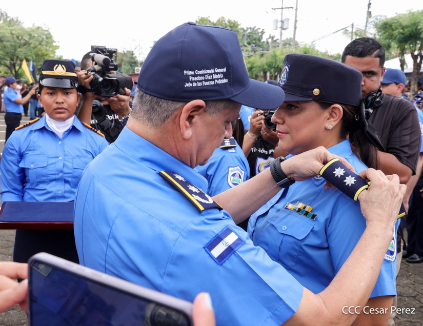 Ascensos-Policiales-42