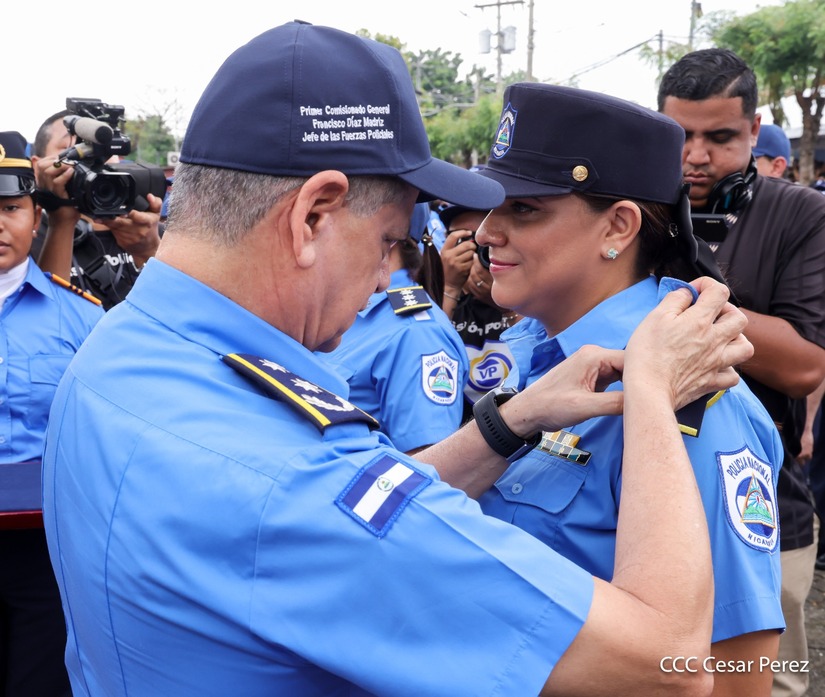 Ascensos-Policiales-43
