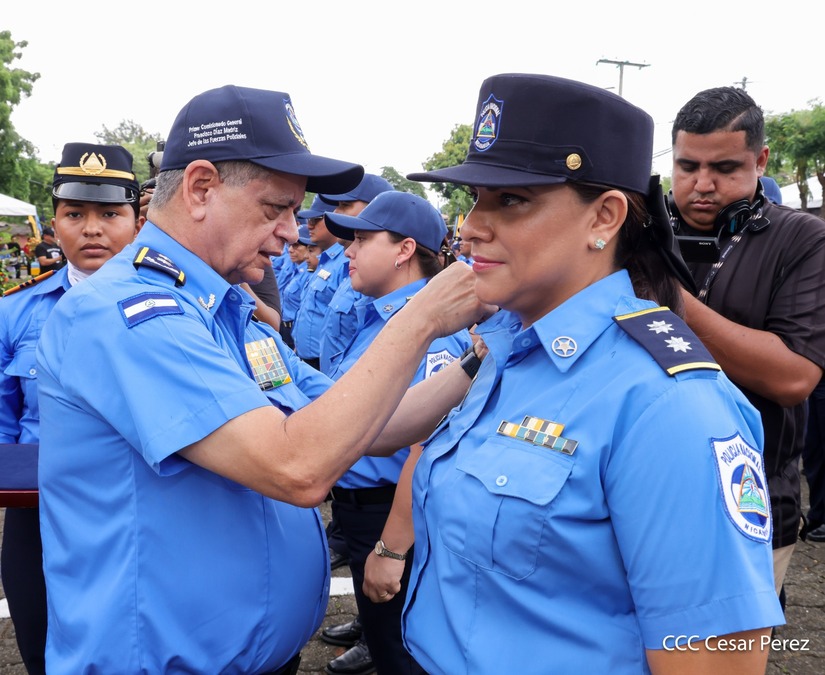 Ascensos-Policiales-46