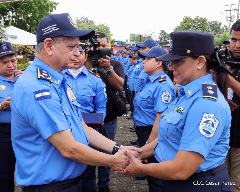 Ascensos-Policiales-48