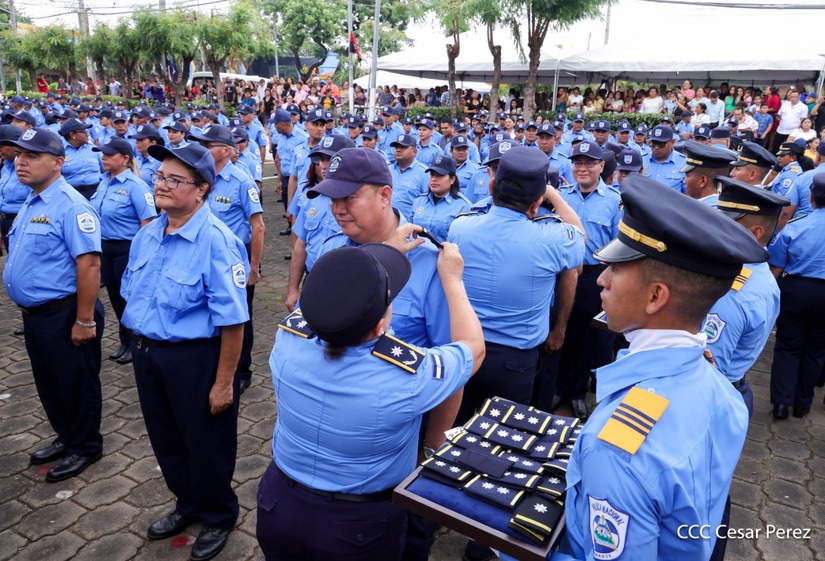 Ascensos-Policiales-56