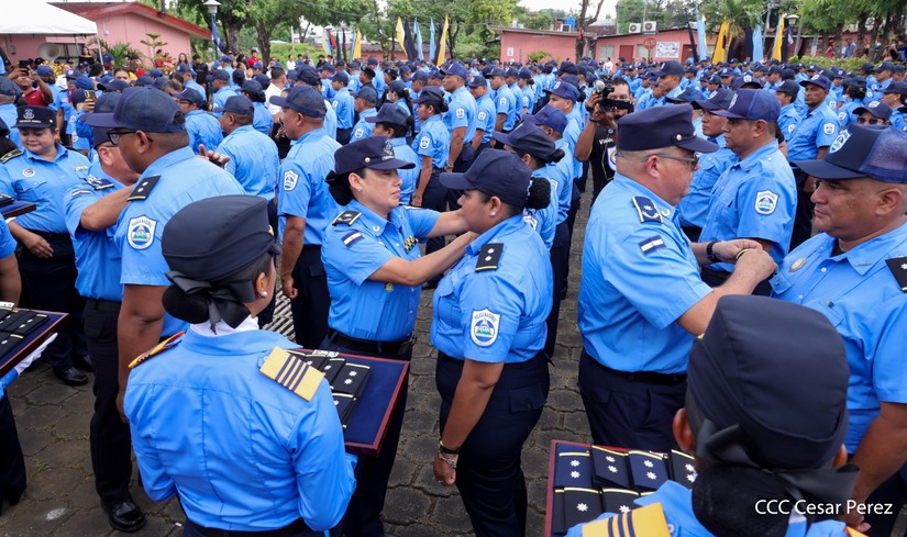 Ascensos-Policiales-57