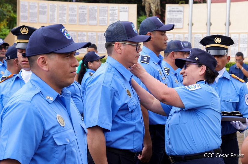 Ascensos-Policiales-62