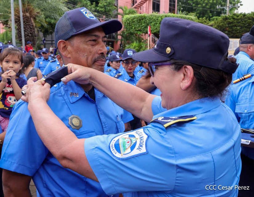 Ascensos-Policiales-68