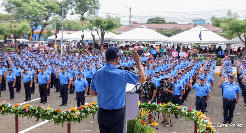 Ascensos-Policiales-75