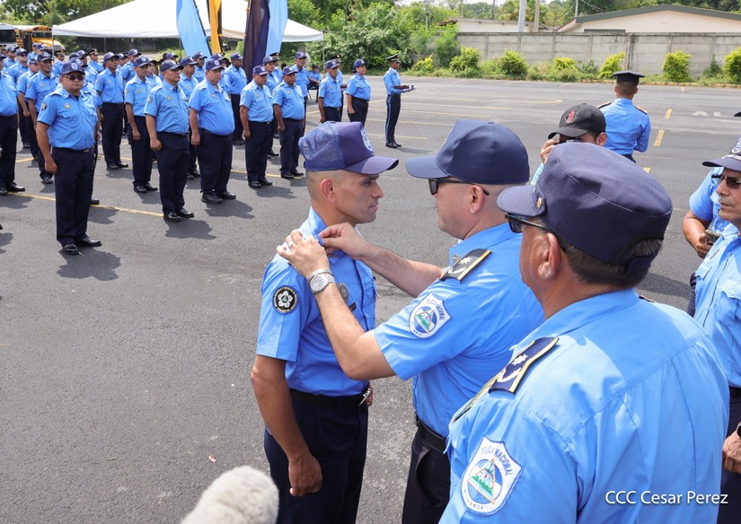 Ascensos-Policiales--(10)
