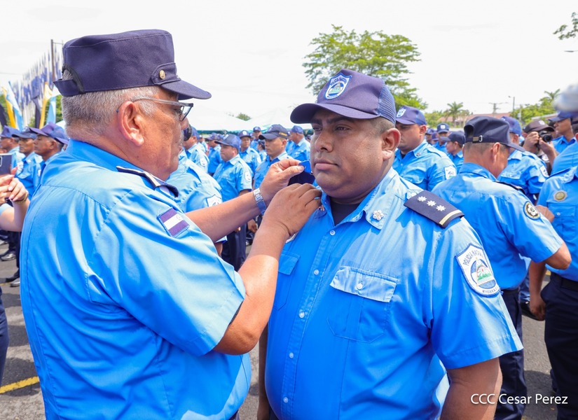 Ascensos-Policiales--(13)