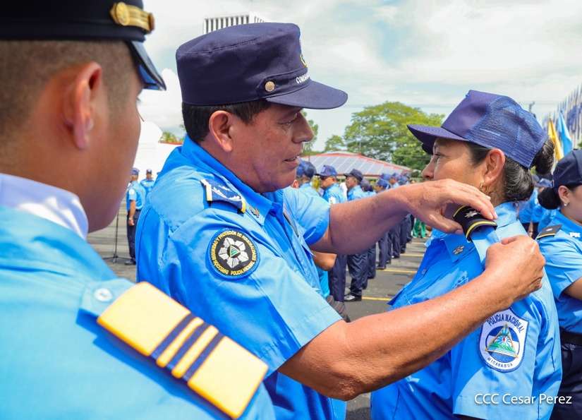 Ascensos-Policiales--(15)