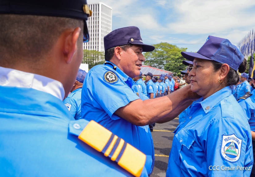 Ascensos-Policiales--(17)
