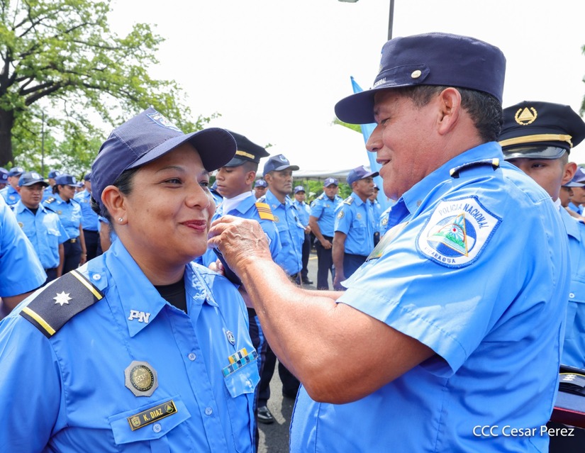 Ascensos-Policiales--(28)