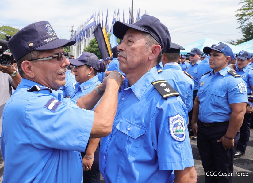 Ascensos-Policiales--(40)