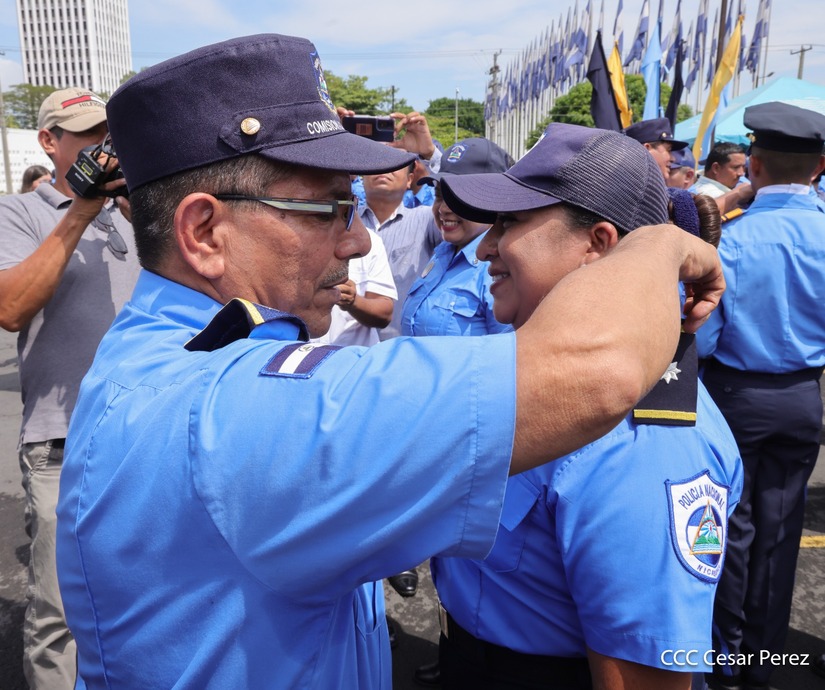 Ascensos-Policiales--(41)