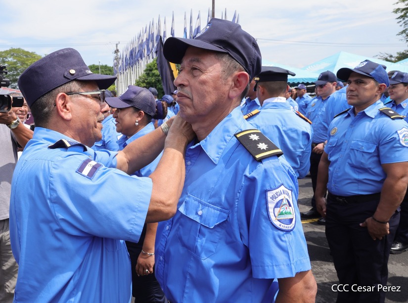Ascensos-Policiales--(43)