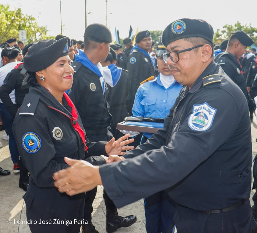 Ascensos-Policiales--(11)