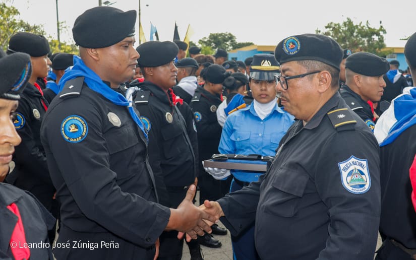 Ascensos-Policiales--(13)