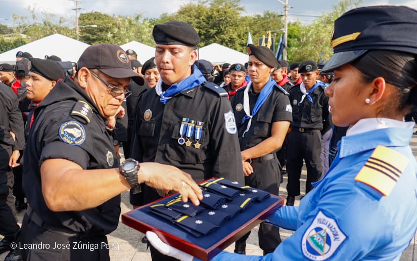 Ascensos-Policiales--(17)