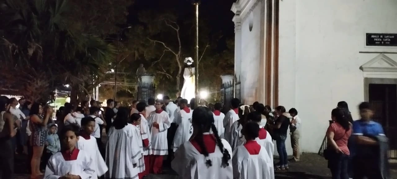 SILENCIO-(16)