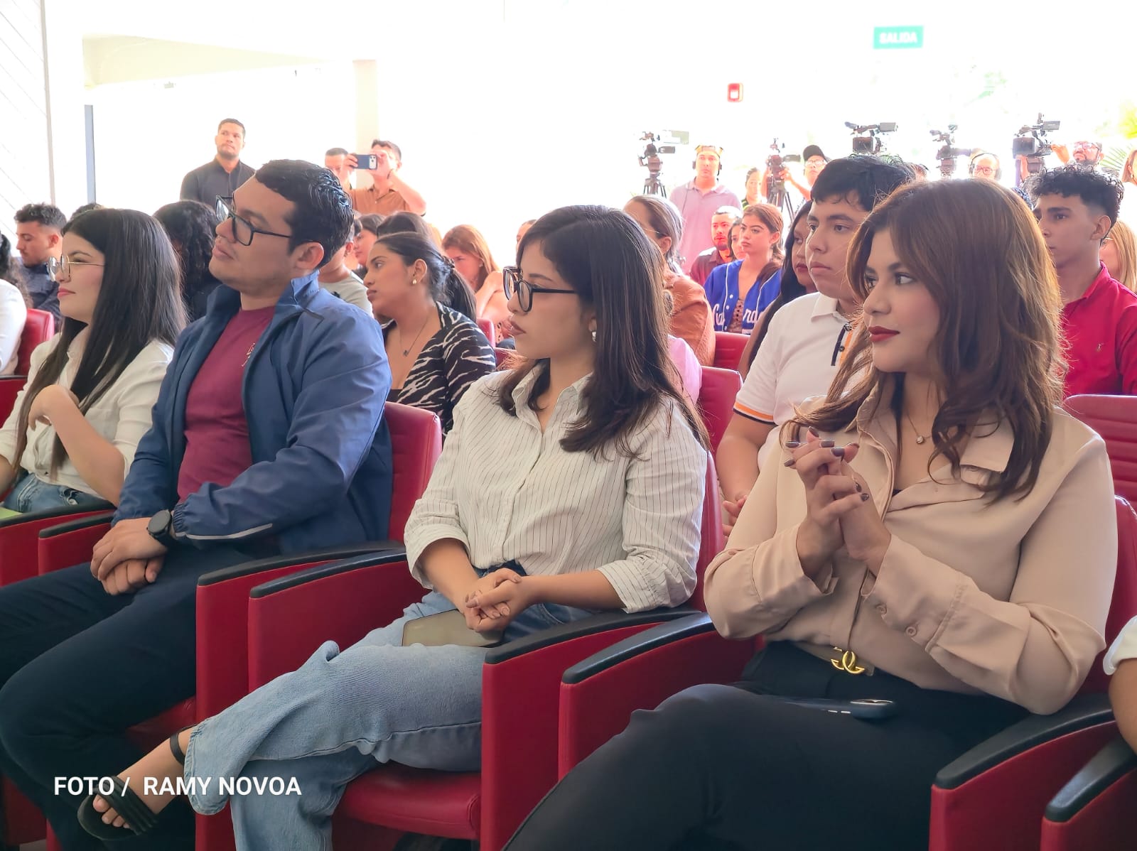 Encuentro-con-comunicadores-3