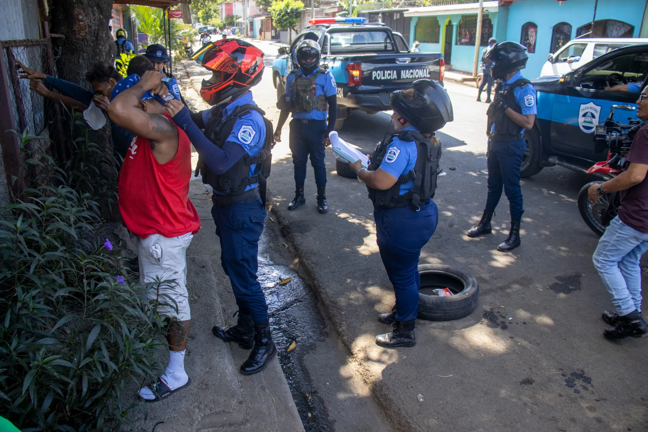 Linea-de-Emergencia-26_26_11zon