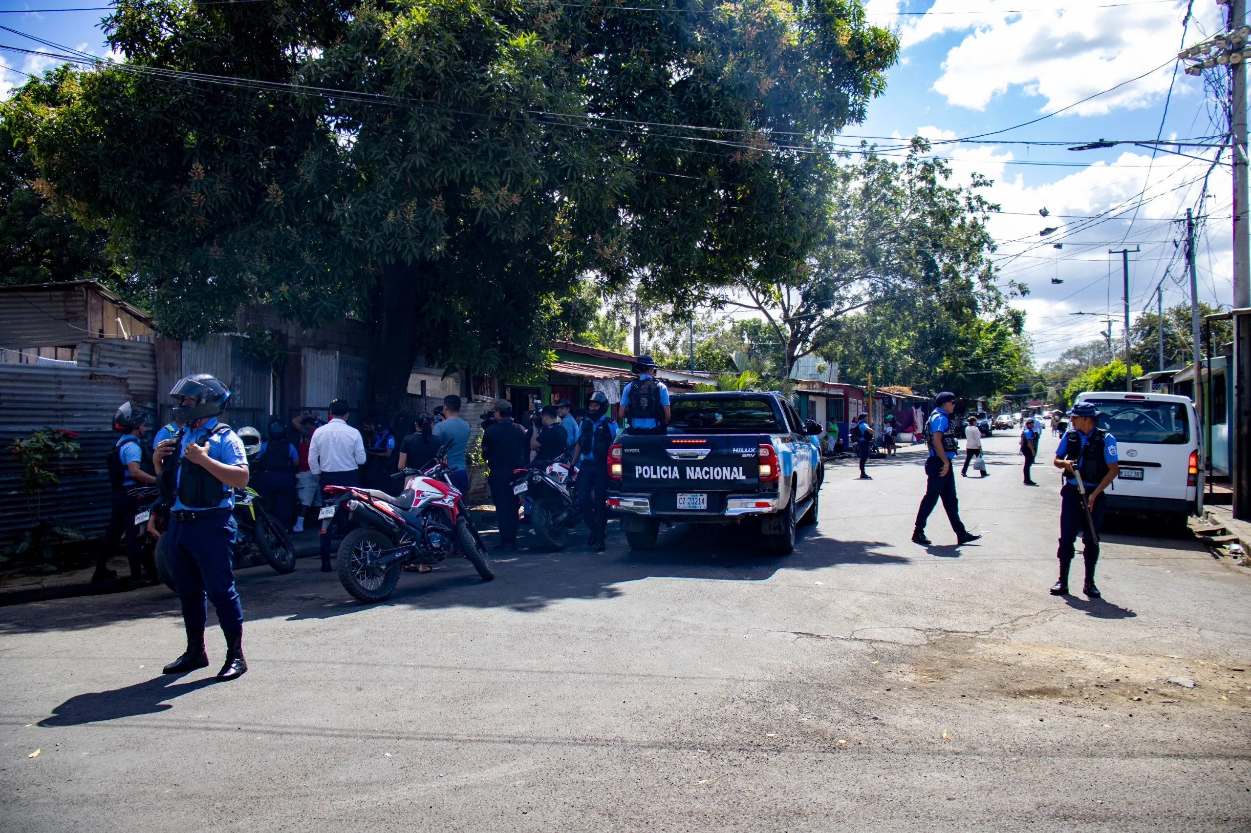 Linea-de-Emergencia-27_27_11zon