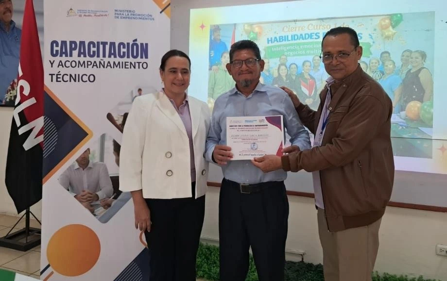 EMPRENDIMIENTOS22_21_11zon