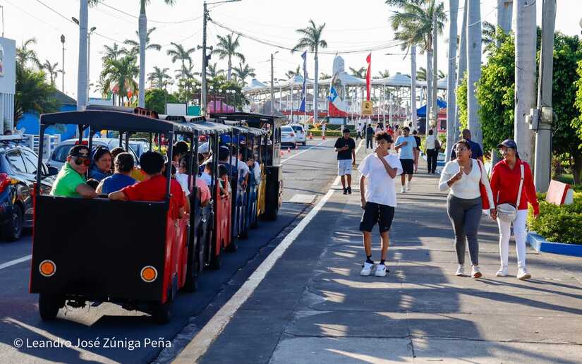 Salvador-Allende--(15)