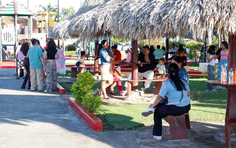 Salvador-Allende--(7)