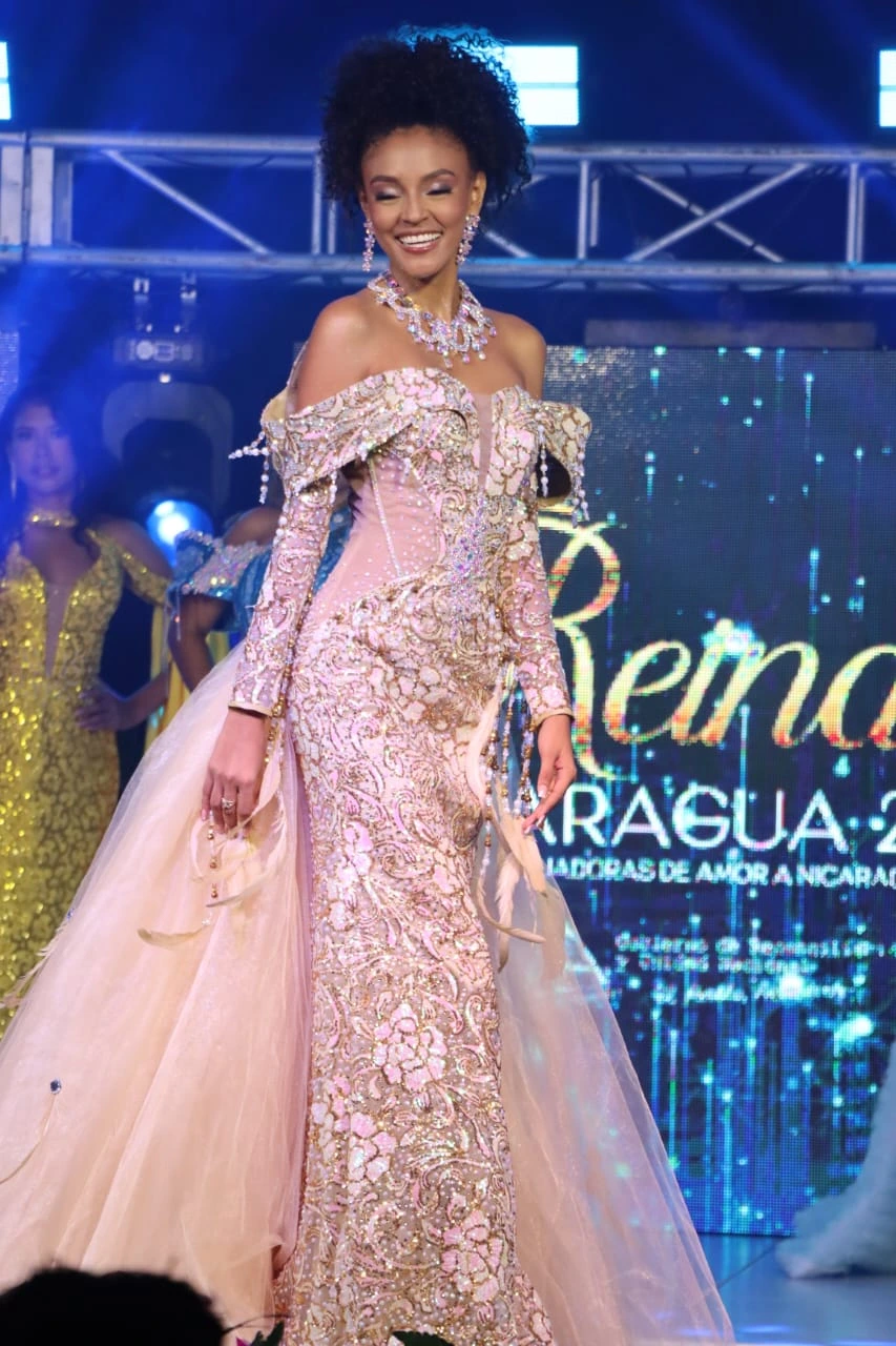 REINA-(4)
