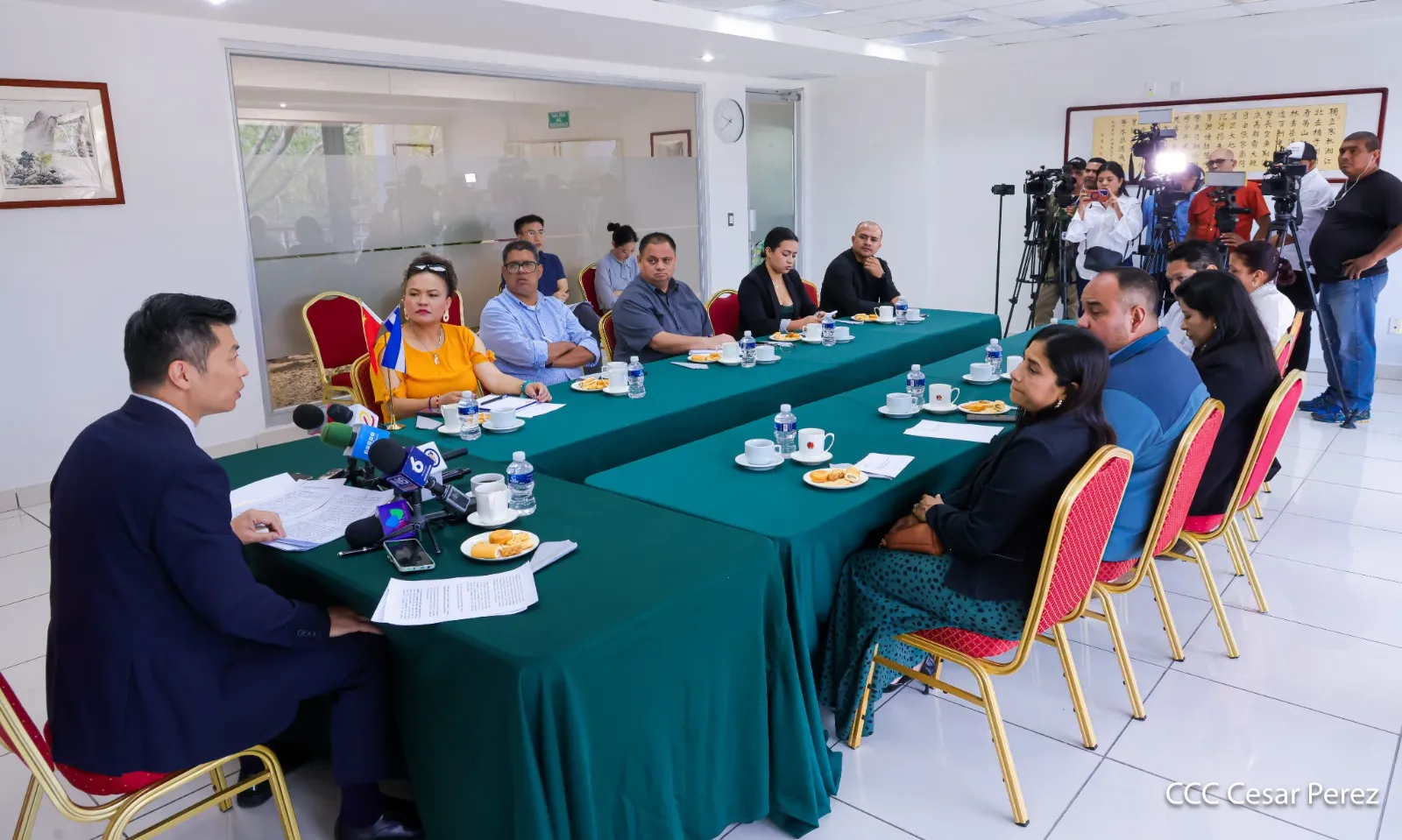 Embajador-China-22_22_11zon