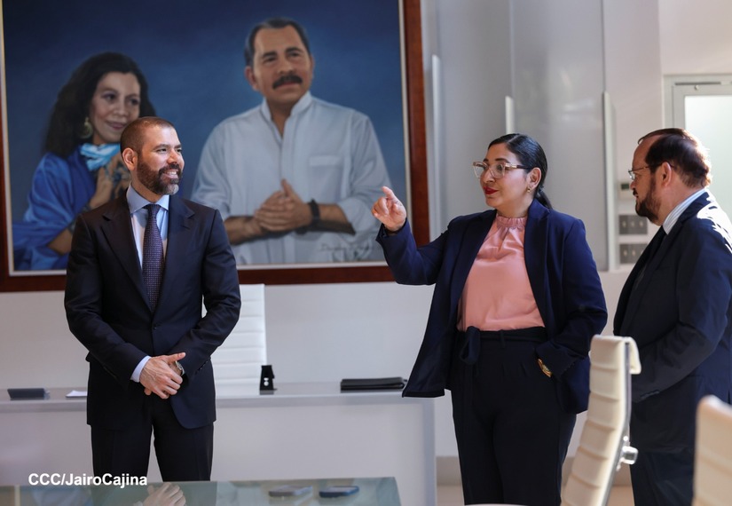 Con-empresa-minera-canadiense-14