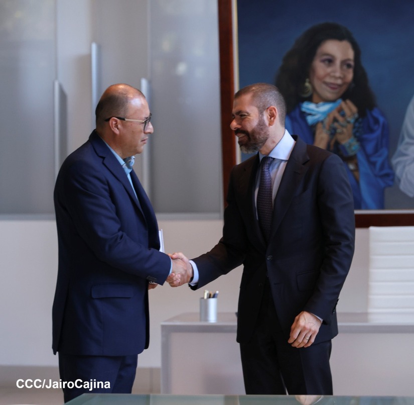 Con-empresa-minera-canadiense-2