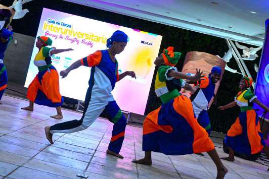 Danza--(7)