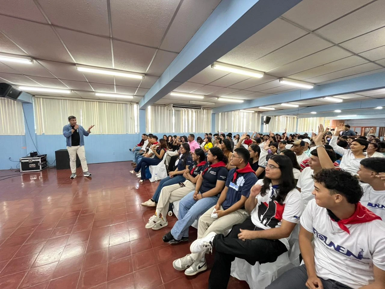 COM7